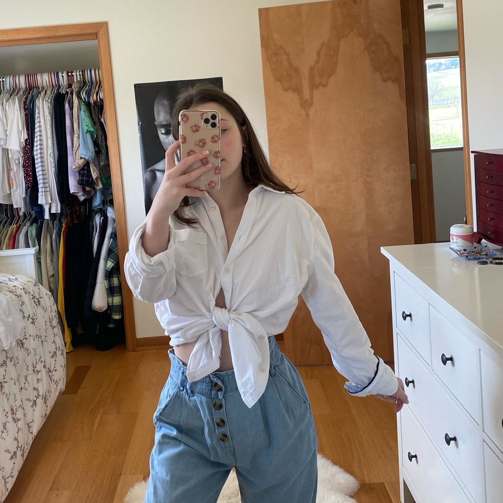 White button down blouse - Picture 2 of 7